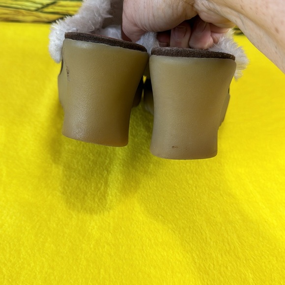 Emergency Exit clogs mules - Picture 8 of 8